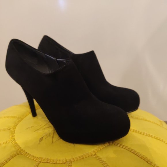 Stuart Weitzman Suede Platform Ankle Booties - Picture 5 of 7